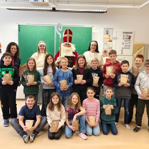 VS 3 und 4 mit dem Nikolaus